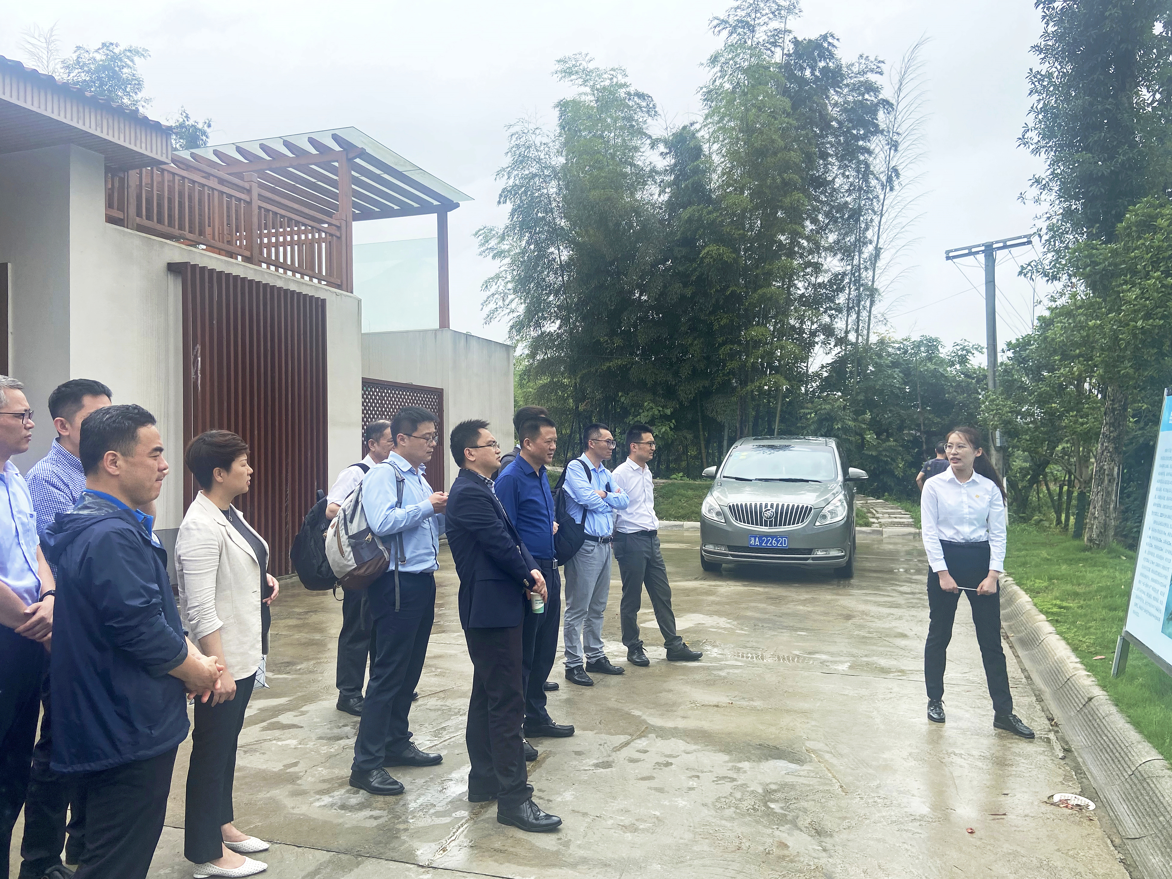 5.13中国远洋海运代表团一行赴临港创新创业基地.jpg 5.13中国远洋海运代表团一行赴临港创新创业基地.jpg