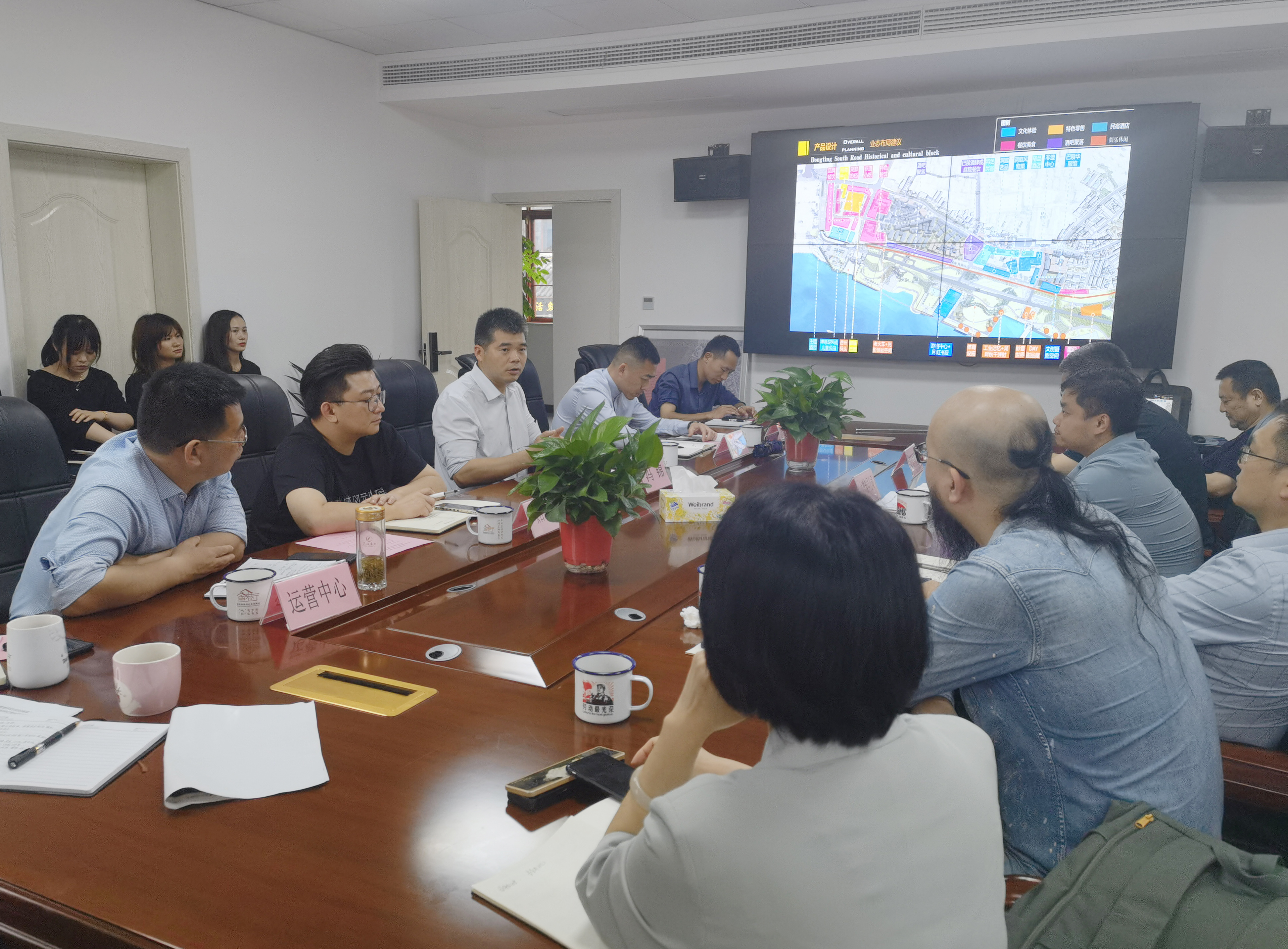 5.14洞庭南路历史文化街区“四方会谈”推进项目建设.jpg 5.14洞庭南路历史文化街区“四方会谈”推进项目建设.jpg